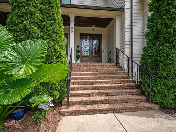 5th image of 105 Elmore St
