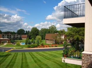 450 Briar Ln NE, Grand Rapids, MI 49503