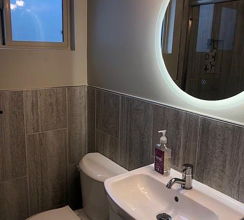 4th image of 6330 Vineland Ave #2