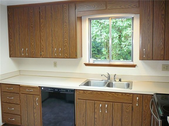 5th image of 3015 Corfu Blvd NE