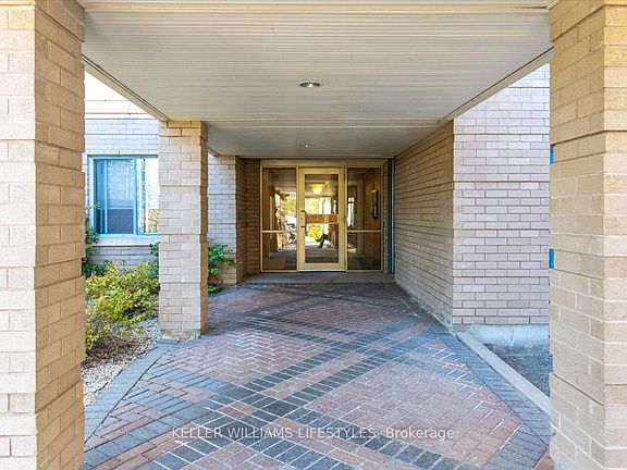 3rd image of 511 Gainsborough Rd #113