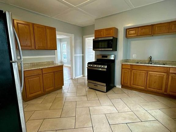 4th image of 87 Hilldale Ave APT 1