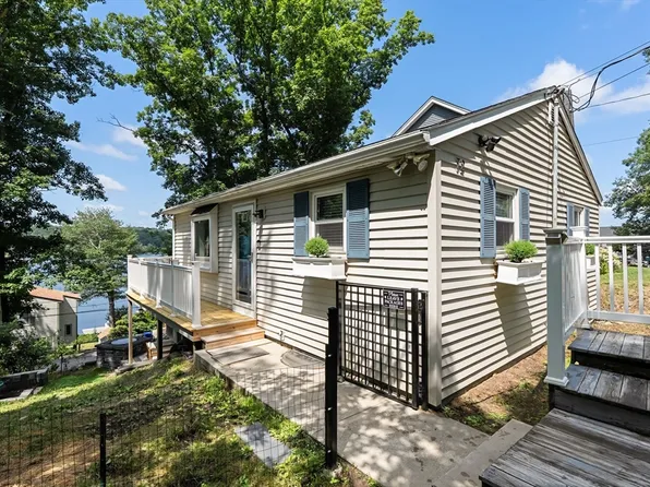 72 Downey St, Hopkinton, MA 01748