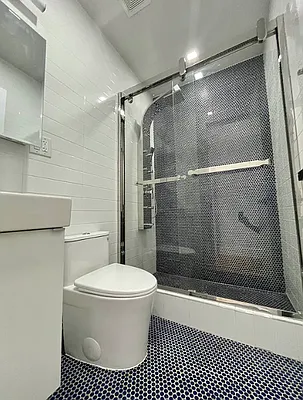 Rented by Voro, LLC | media 21