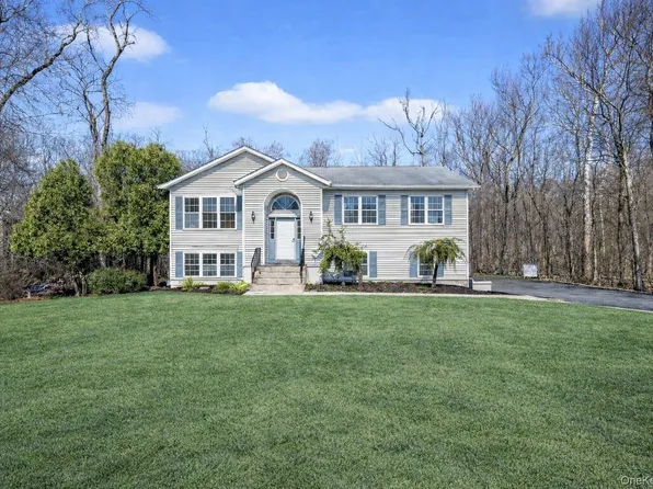 12 Aron Court, Spring Valley, NY 10977