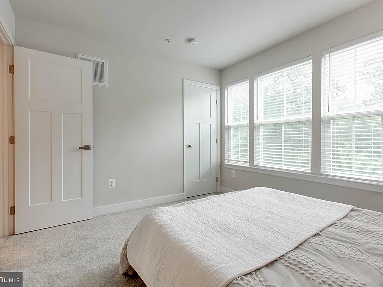 7523 Bharat Way — Photo 33