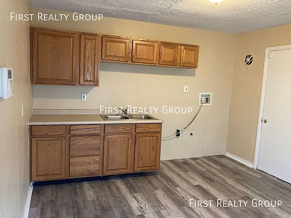 2nd image of 1313 Marot Dr