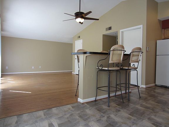 4th image of 3801 Layside Dr