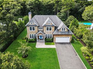 7 Rady Ln, East Quogue, NY 11942