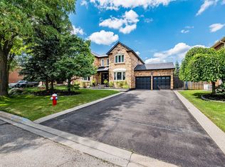16 Stowe Ct, Brampton, ON L6Z4C5