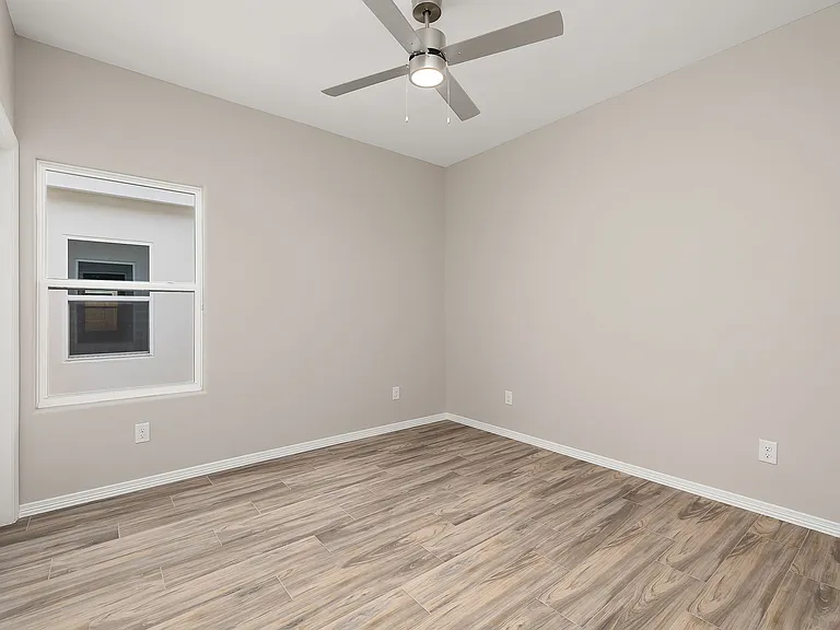 4220 Walnut Ave #2 — Photo 24