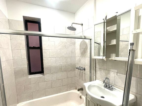 5th image of 25-22 38th St #2R