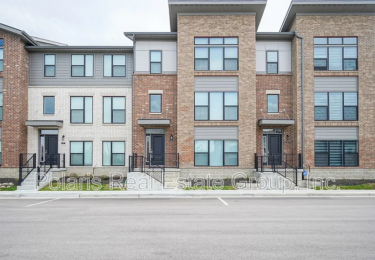 673 Golborne St — Photo 1