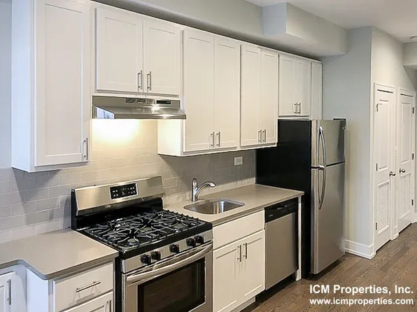 3822 N Sheffield Ave #2, Chicago, IL 60613