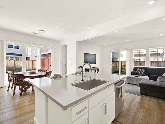 5th image of 1821 Bautista Way