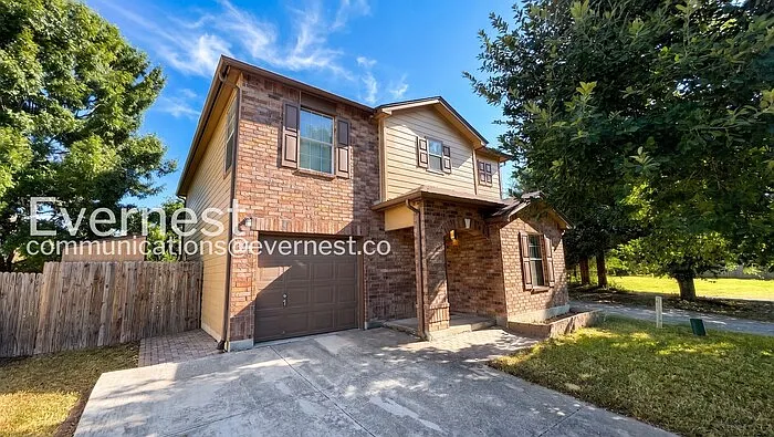 3 bed, 2.5 bath, 2234 sqft, $1,800 — Photo 1