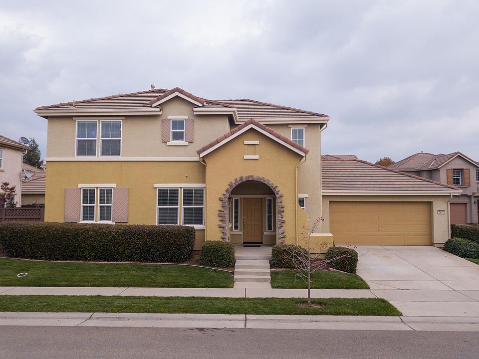 2nd image of 1087 Landmark Cir