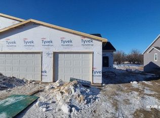 3822 Lillian Ct SE, Mandan, ND 58554