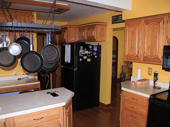 4th image of 1555 Nelson Ave