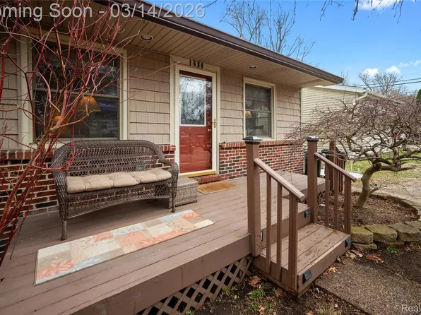 1684 Lombardy Dr, Highland, MI 48356