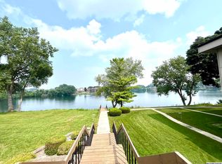 71 Briarstone Ct #B6, Mason City, IA 50401