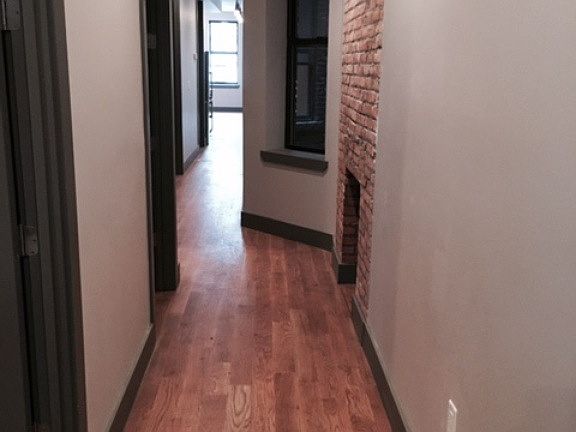 4th image of 49 Troutman St