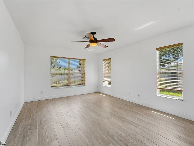 1309 SW 29th St — Photo 12
