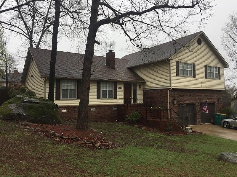 1st image of 216 Canterbury Cir
