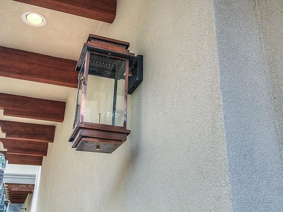 4th image of 1126 W 16th St #C