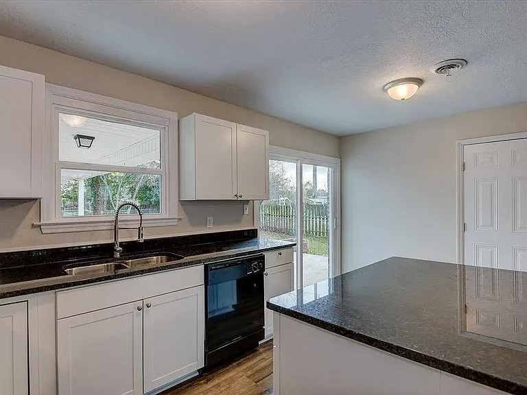 3316 Sylvester Dr — Photo 11