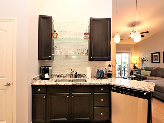 4th image of 6401 Brookfield Court Dr APT 206