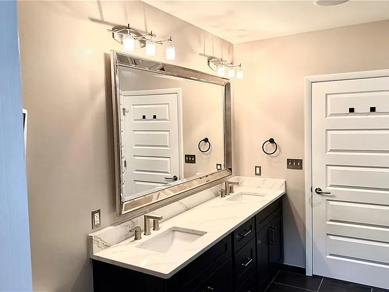 1080 Peachtree St NE #2110 — Photo 36