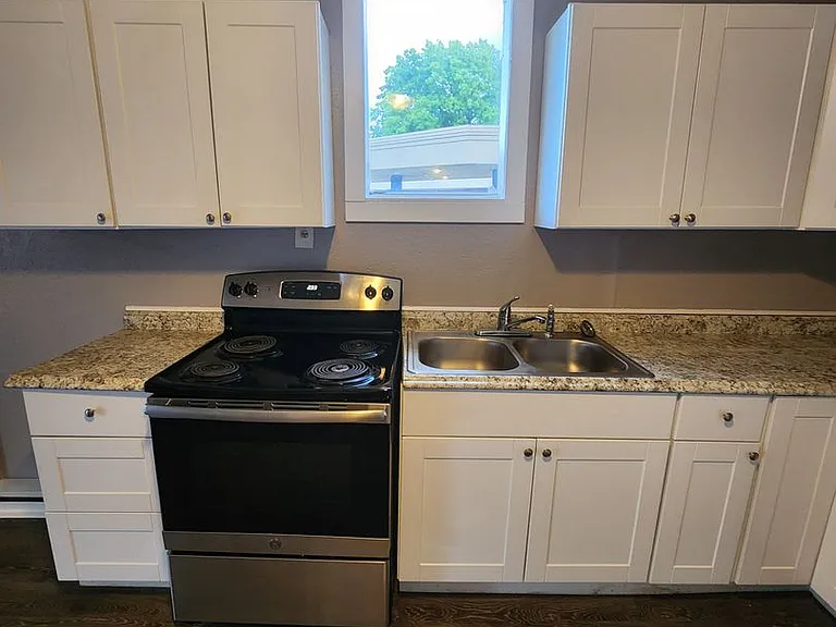 1512 Lafayette Ave — Photo 10