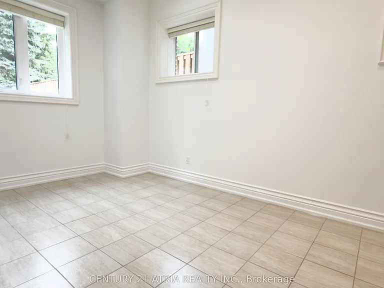 183 Ellerslie Ave #BASEMENT — Photo 9