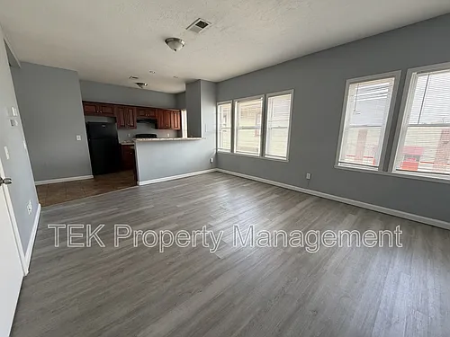 751-757 W Main St #D Photo 1