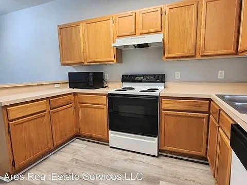 5th image of 4415 SW 34th St APT 205