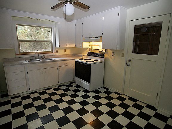 5th image of 5318 N Visscher St