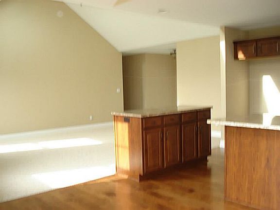 4th image of 396 Havenwood Ln