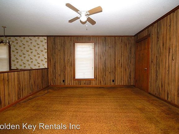 2nd image of 906 4th St