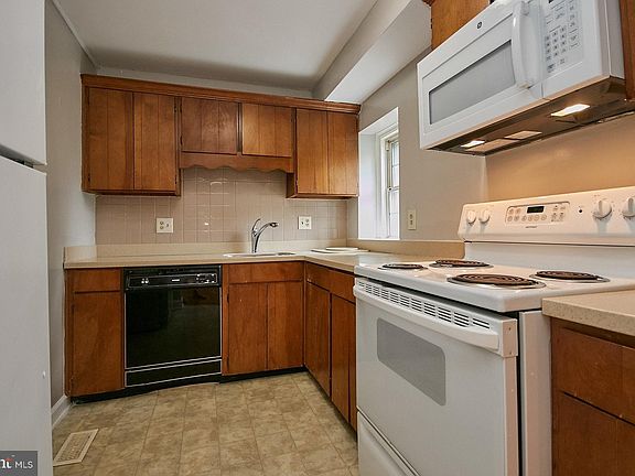 5th image of 2876 S Abingdon St APT A2