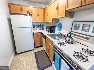 1587 N Colonial Ter APT 204X, Arlington, VA 22209