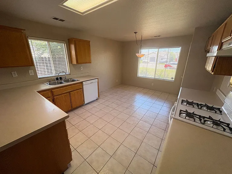 3832 W Sweet Ave — Photo 22