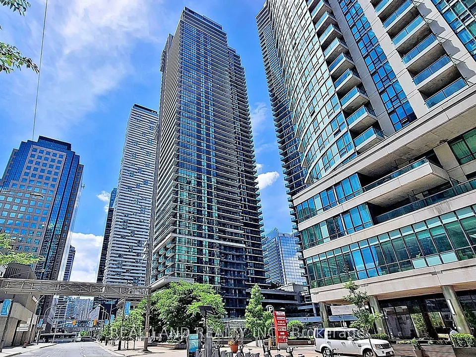 33 Bay St #1908