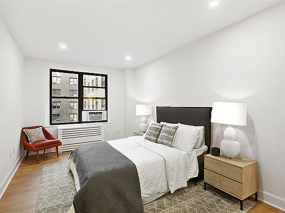 3rd image of 160 E 48th St #15AB