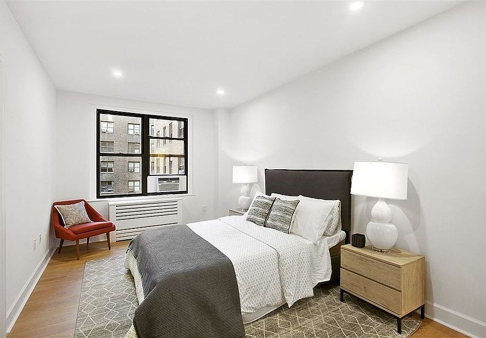 1st image of 160 E 48th St #13UA