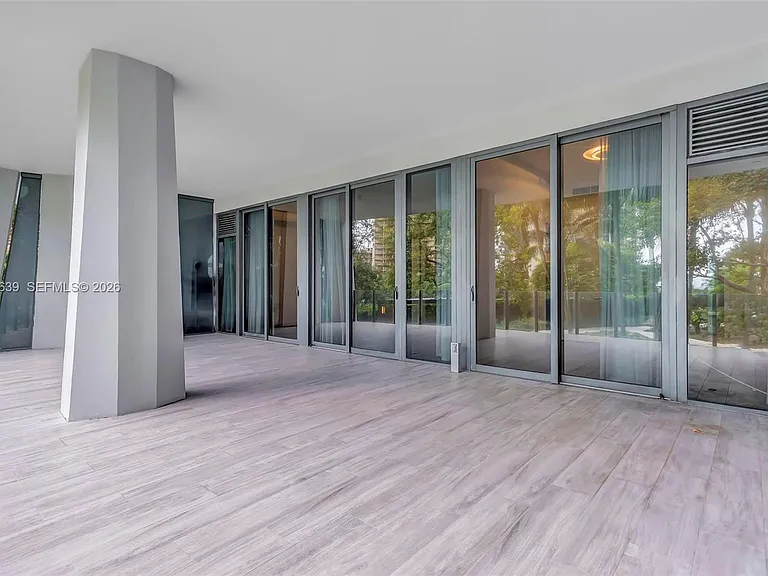 2831 S Bayshore Dr #402 — Photo 17