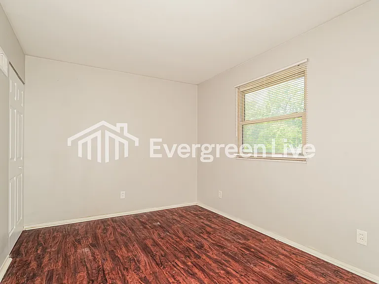 2667 Garham Dr — Photo 11