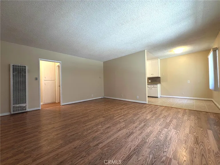 1325 E 7th St #2 — Photo 4