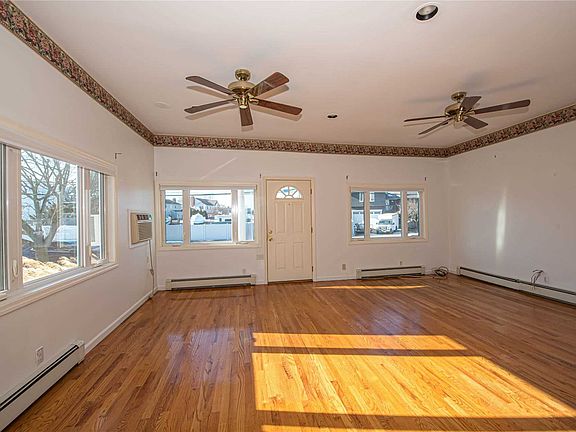 3rd image of 133 Forest Ave