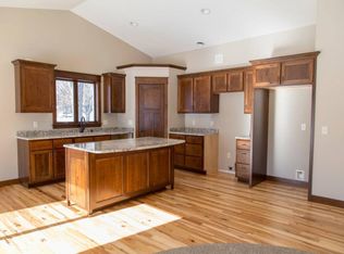 154 W 9th St, Saint Charles, MN 55972
